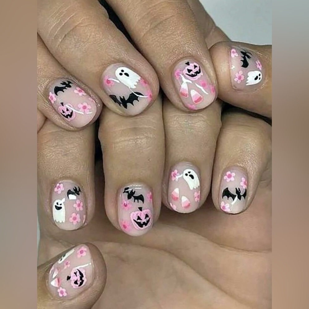 24 pcs Cute Halloween Pink Themed Press-on Nails with Ghosts, Bats, and Pumpkins